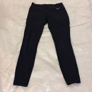 Black Nike leggings